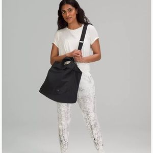 Lululemon on my level bag 19L